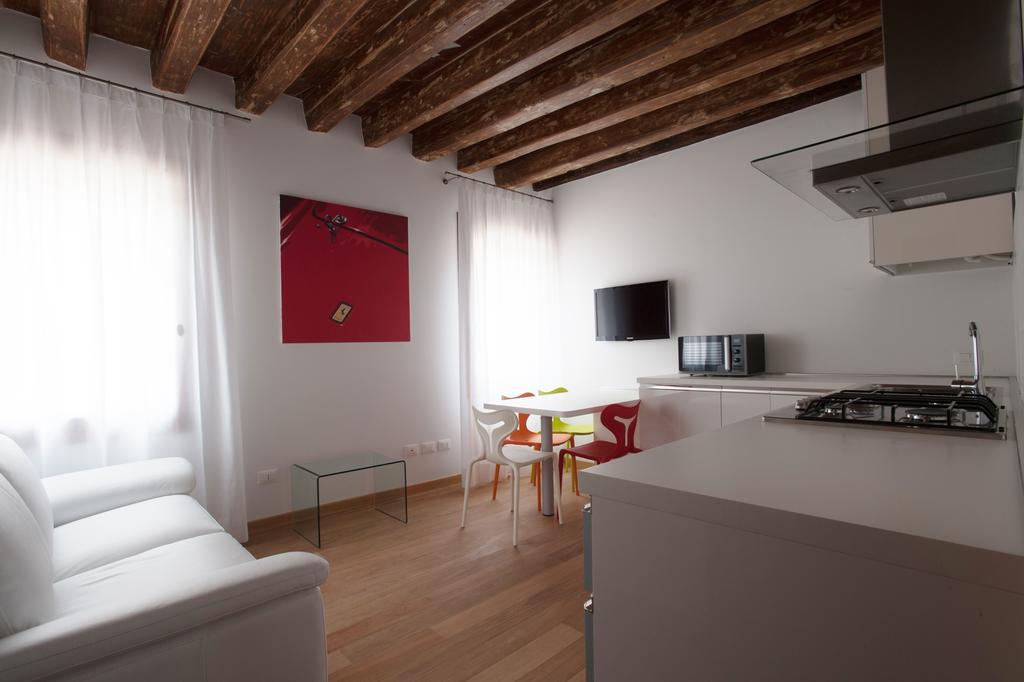 The Lion'S House Apt1 Венеция Стая снимка