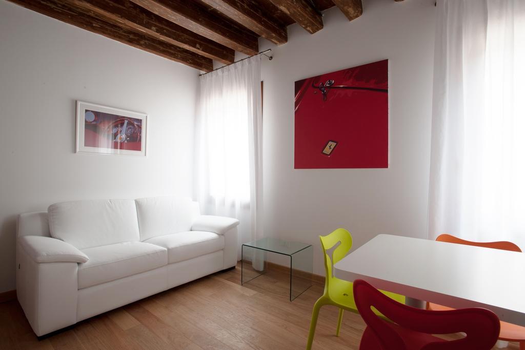 The Lion'S House Apt1 Венеция Стая снимка