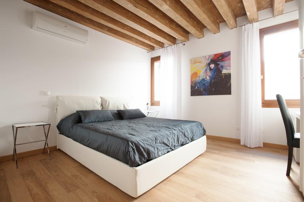 The Lion'S House Apt1 Венеция Стая снимка